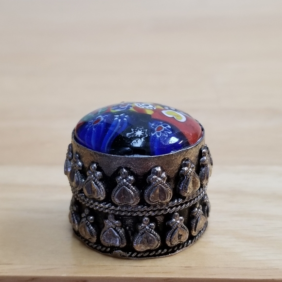 10030 Rare Collectible Ornate Decorative Metal Box - Picture 8 of 9